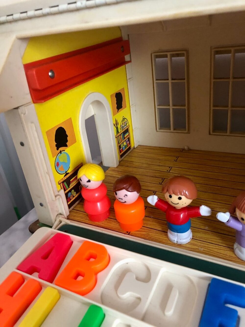 Fisher Price Little People Play Family School House #923 Vtg 1970s With Bell - Picture 3 of 16